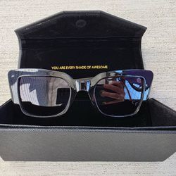 Privé Revaux Buena Vista Polarized Sunglasses – Black – Excellent Condition w/ Case