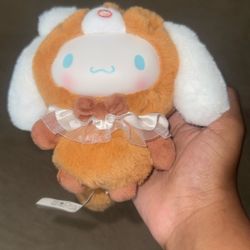 Cinnamon roll Plushie Keychain For Bags Or Backpack😆