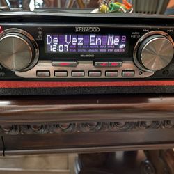 OLDSCHOOL KENWOOD CD PLAYER CLEAN AUXILIARY INPUT