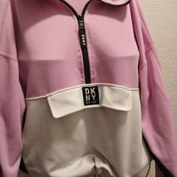 DKNY medium Size Pullover 
