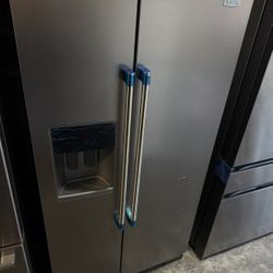 New Maytag Refrigerator 2 Door 