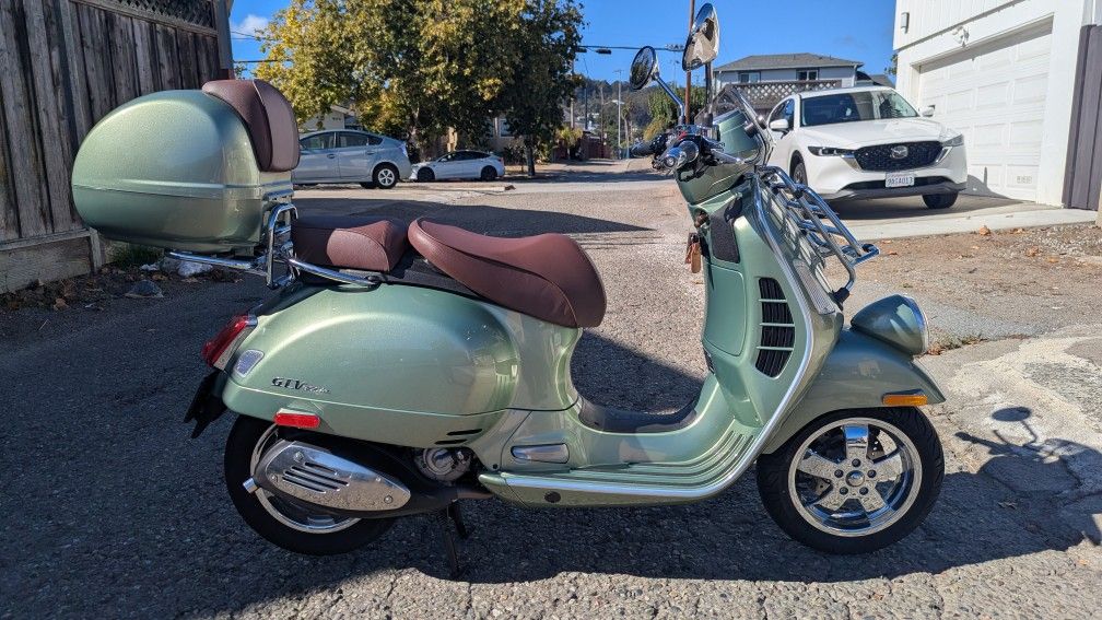 2017 Vespa GTV 300 ABS Clean Title Scooter