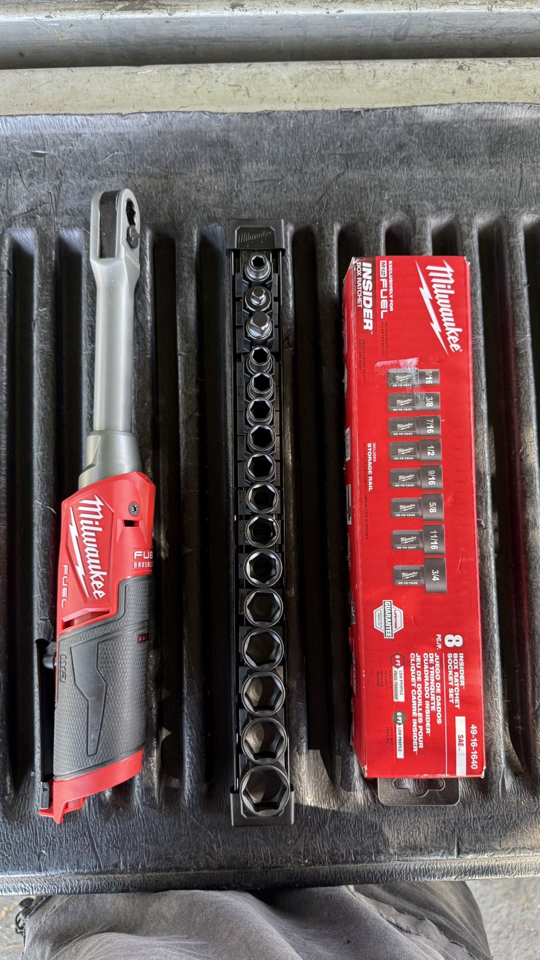 Milwaukee M12 FUEL INSIDER 1/4” - 3/8” Extended Reach Box Ratchet Metric + SAE Sockets BRAND NEW