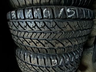 31x10.50R15 pair tires almost new no wheels
