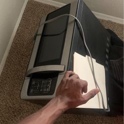 Microwave For Sale Like New! 40$