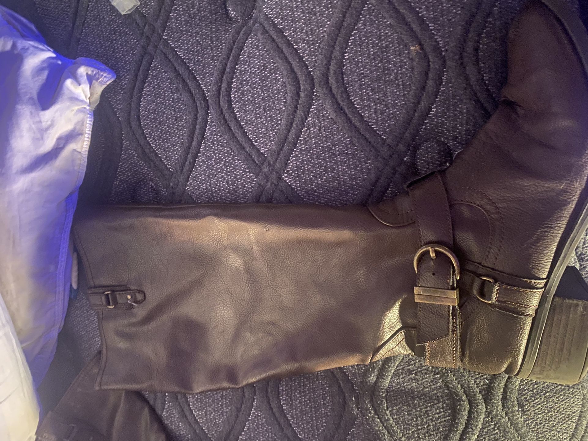 ¡!BOOTS!¡ SIZES 6-7.5