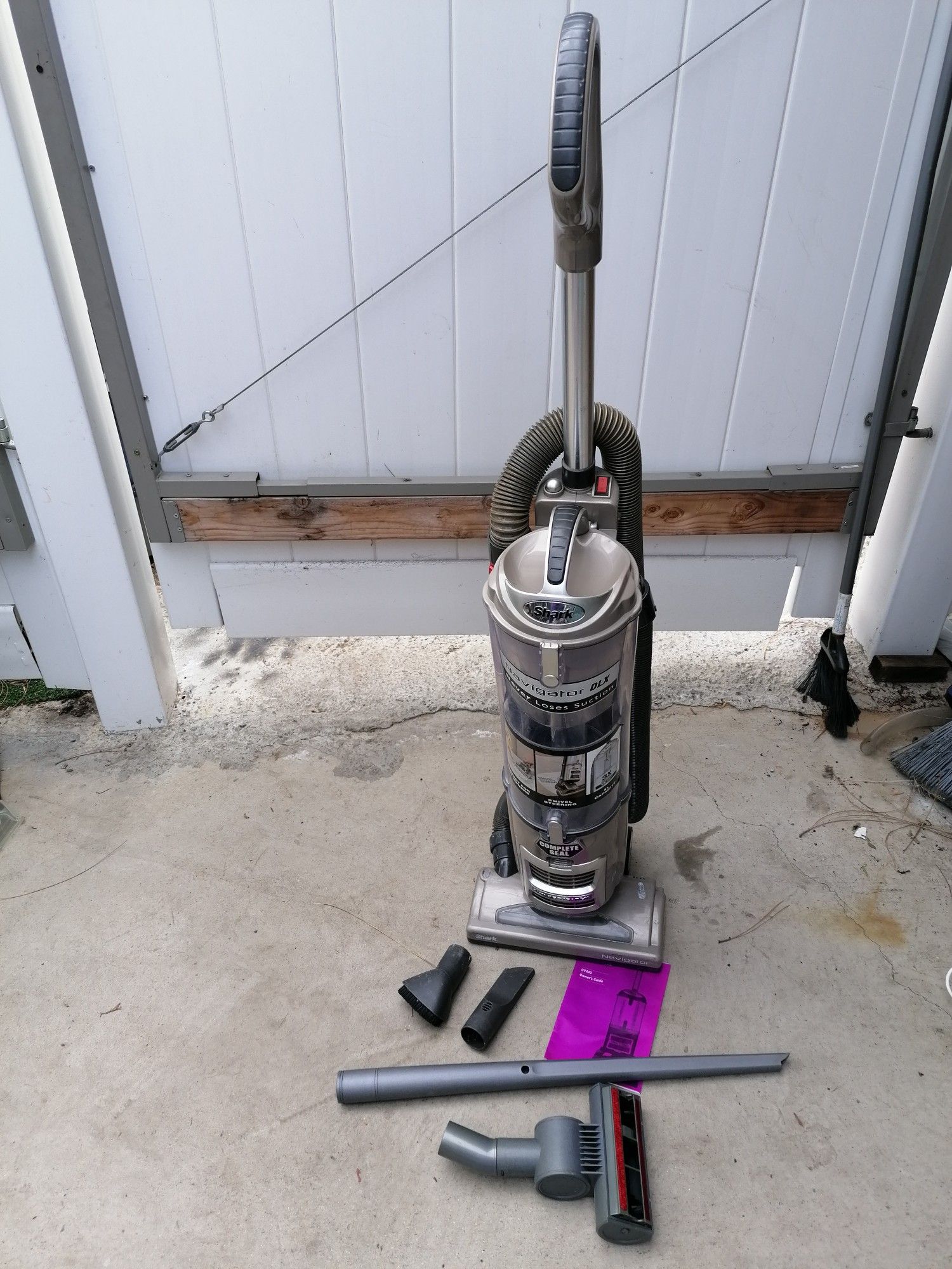 Like new SHARK Navigator DLX VACUUM All Attachments NV70 Retail price $178