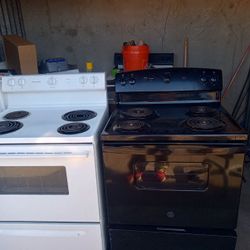 2 Electric Stoves $250ea Or $400 For Both!