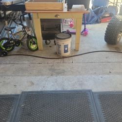 Solid Oak Table With Two Drawers...gonna Need Help To load Up