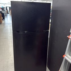 Gently Used 18.3 Cu Ft Fridge Financing Available 