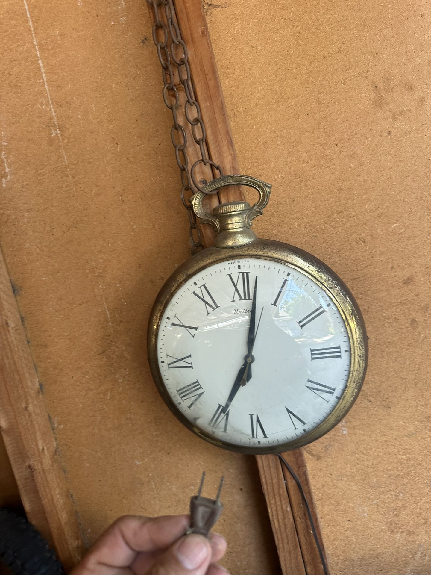 United Wall Hanging Clock Mid Century