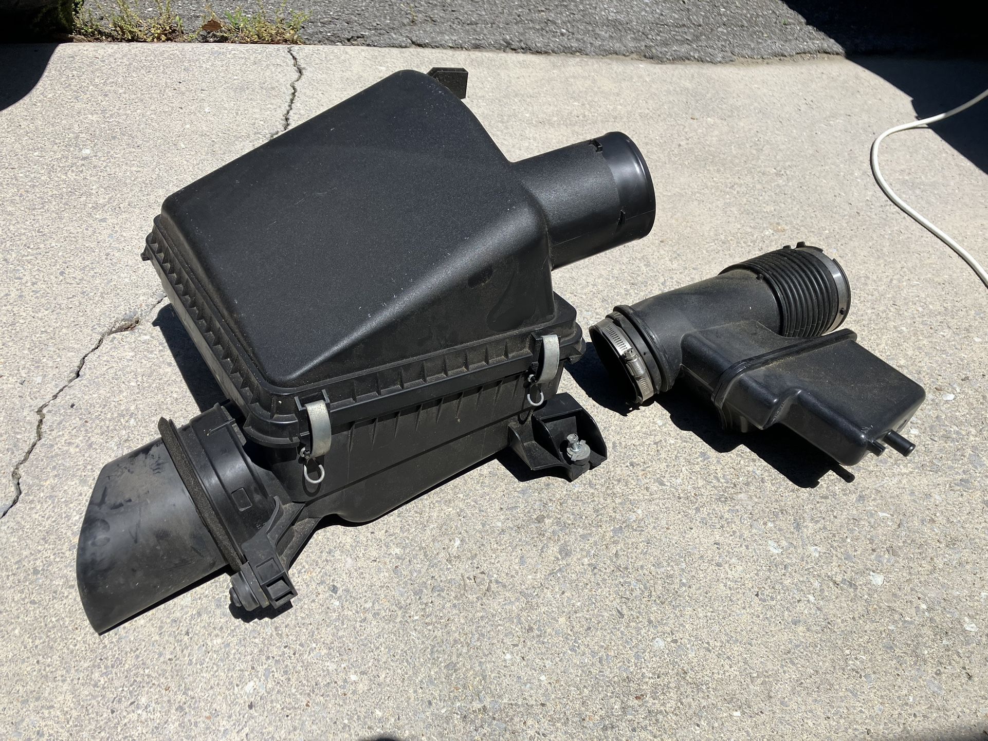 Sequoia / Tundra Air Box (2nd Gen) 5.7L
