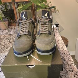 Air Jordan 4 Retro Olive Size 13
