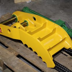 Mini Excavator Caterpillar Cat 303, 304 Hydraulic Thumb or Similar Machine.