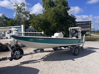 18 Foot Hewes Light Tackle Flats Boat 