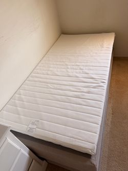 Twin Size Mattress pad White Quilted