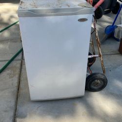 Mini fridge