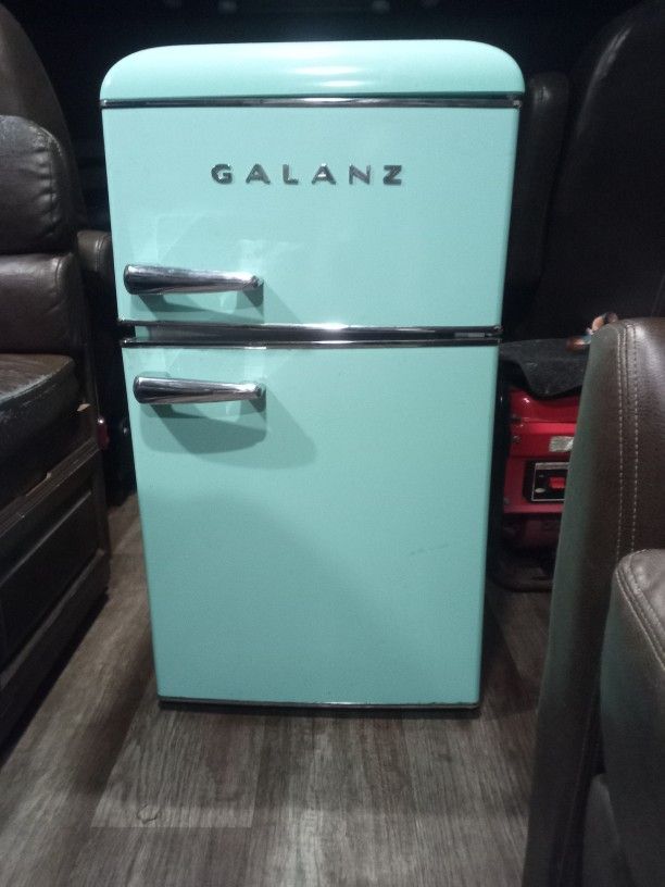 Galanz Upright Mini Fridge Turquoise