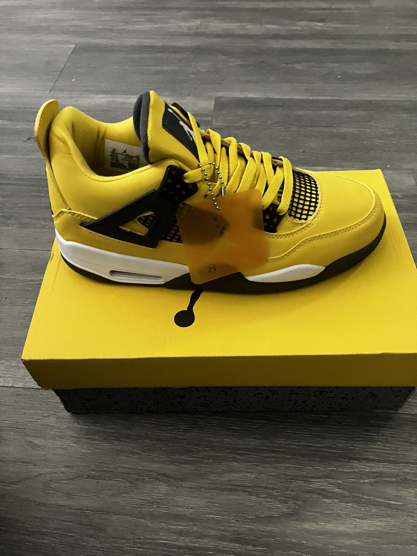 Air Jordan 4 Lightning ⚡️