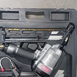 SENCO FINISH NAILER WITH HOOK