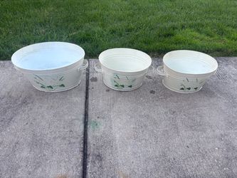 3 Metal Oval Tub Planters