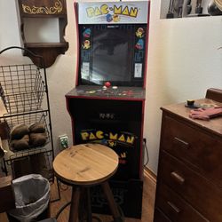 Independently Made Arcade Machine