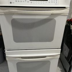 White GE Double Oven And Samsung Dishwasher