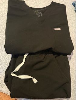 Medium size black scrubs