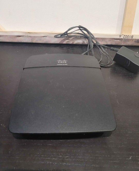 Cisco Linksys E1200 300 Mbps 4-Port 10/100 Wireless N Router