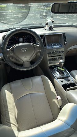 Infinity g37 2011