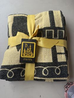 NWT Disney Parks Cinderella Castle Disneyland Throw Plaid Blanket Black Gold