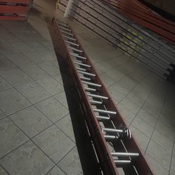 Excellent Condition, 32 Feet And More Sizes Available Fiberglass Extension Ladders
