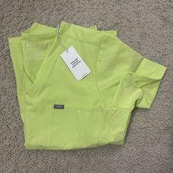 FIGS Sea Mist Large Women Catarina One Pocket Top 