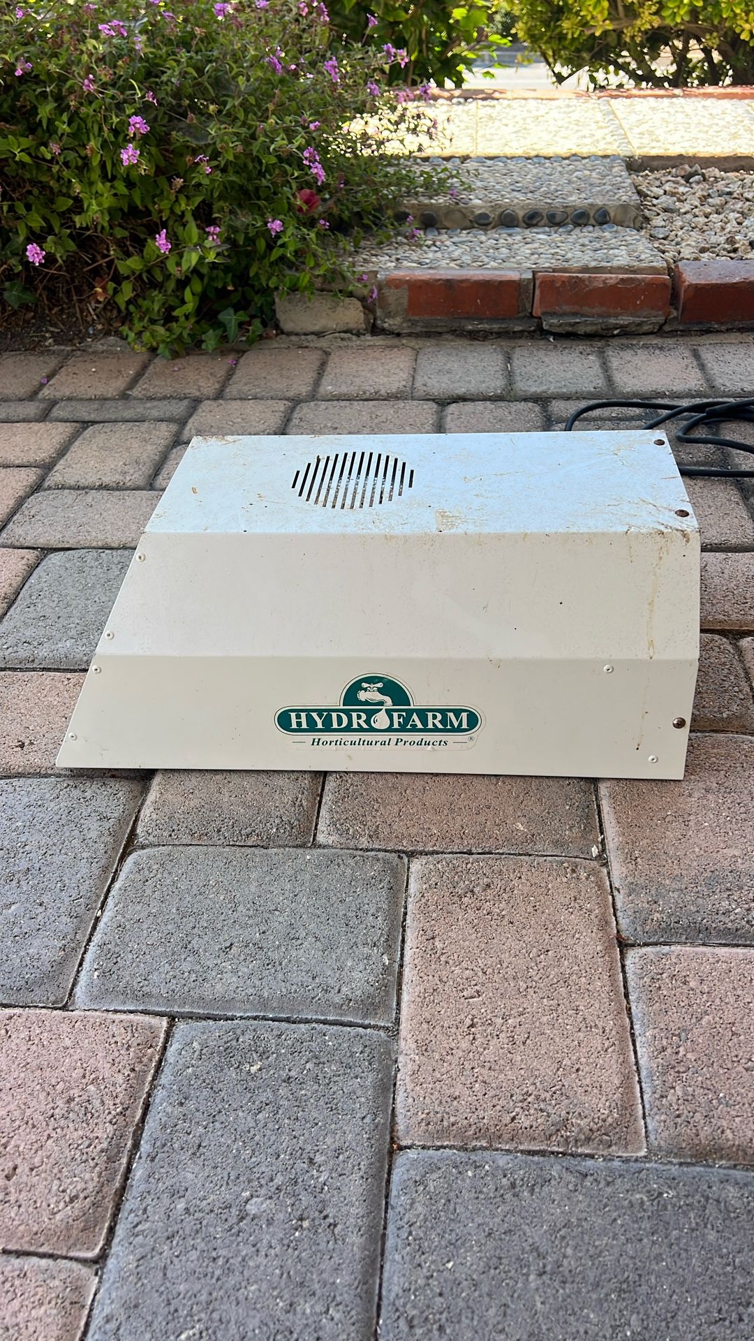 Hydrofarm Grow Light
