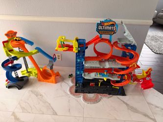 Hot Wheels Ultimate Garage Playset Lot