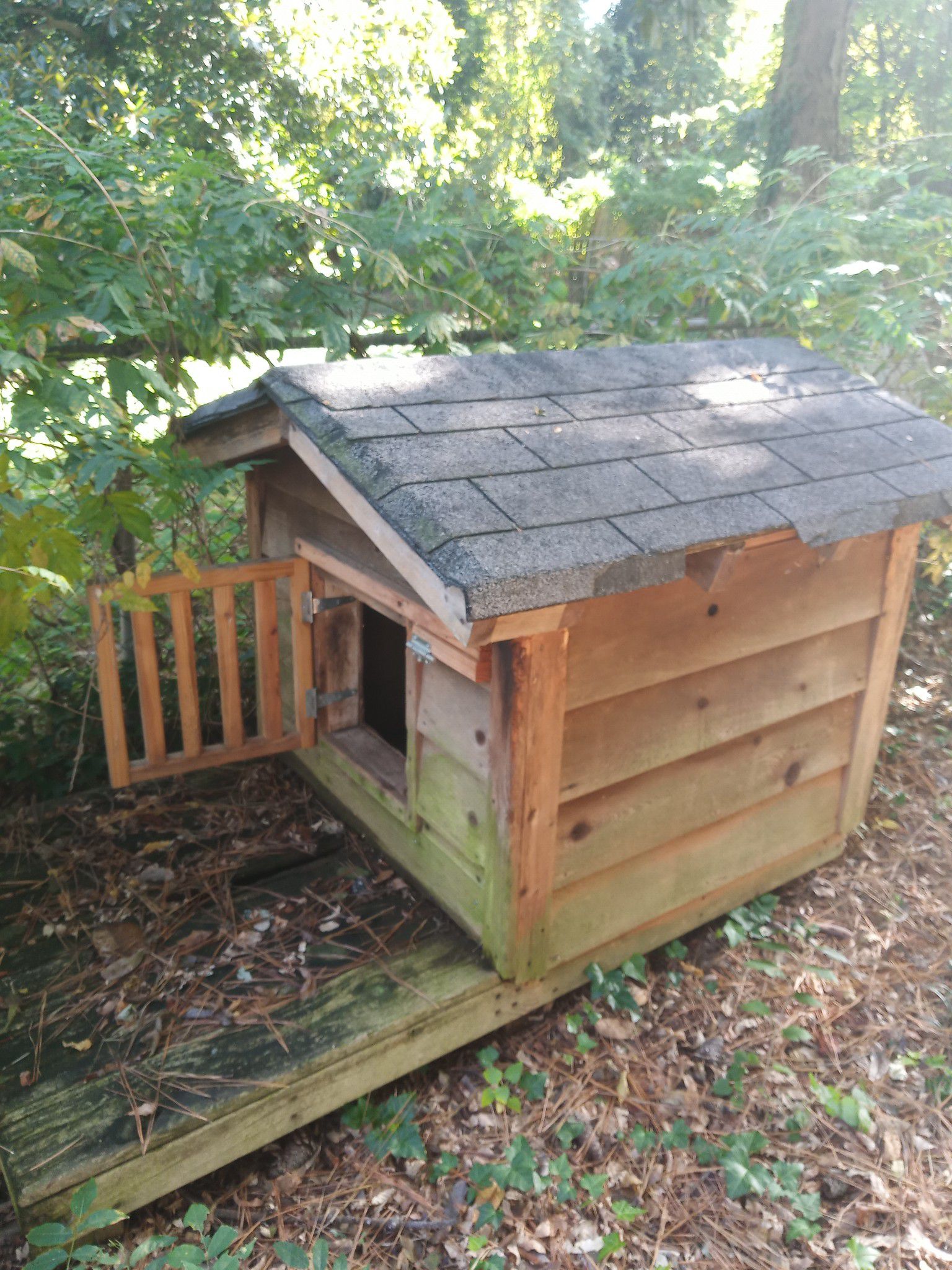 Dog House for medium and small dogs