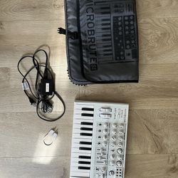 Microbrute SE Synthesizer Arturo’s