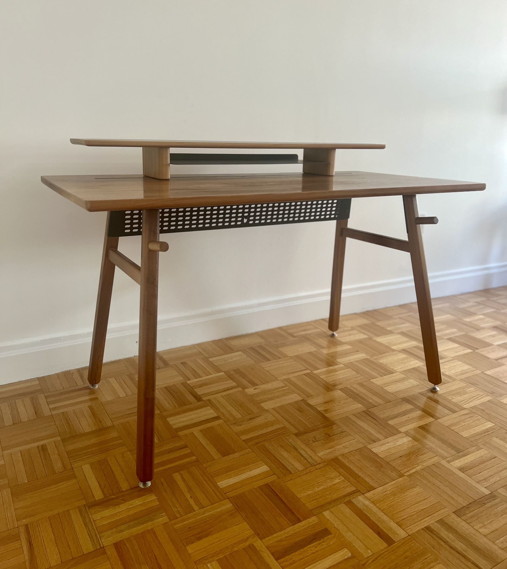 Artifox Walnut Desk + Large Stand