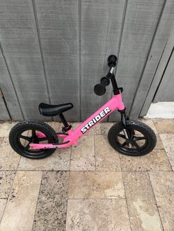 Strider 12’” Girls Pink Balance Bike