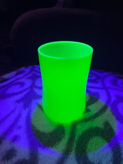 Uranium Jadeite Glass Drink Cup - Pin Sized Chip