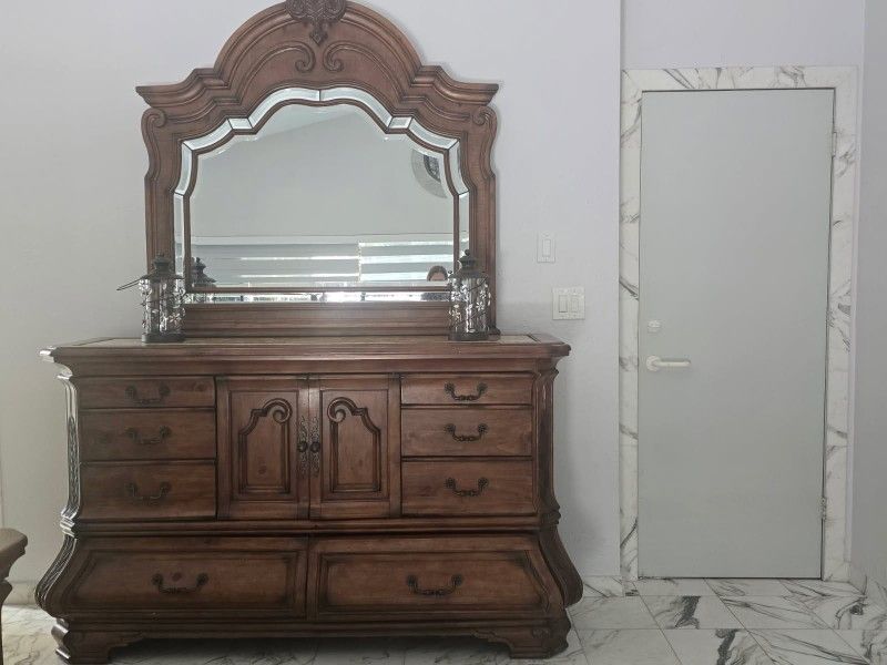 King Bed And Dresser