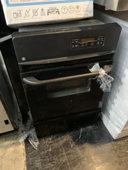 GE 24” single oven in glossy black used gas