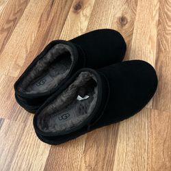 black Ugg mini slippers