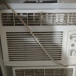 Window unit Air Conditioner! Great Condition Works Perfectly 