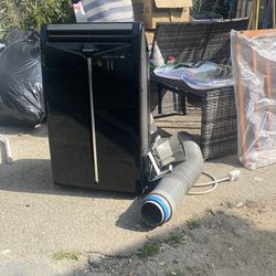 Ac mobile sharp brand 10000btu ice cold works great clean vent hose included