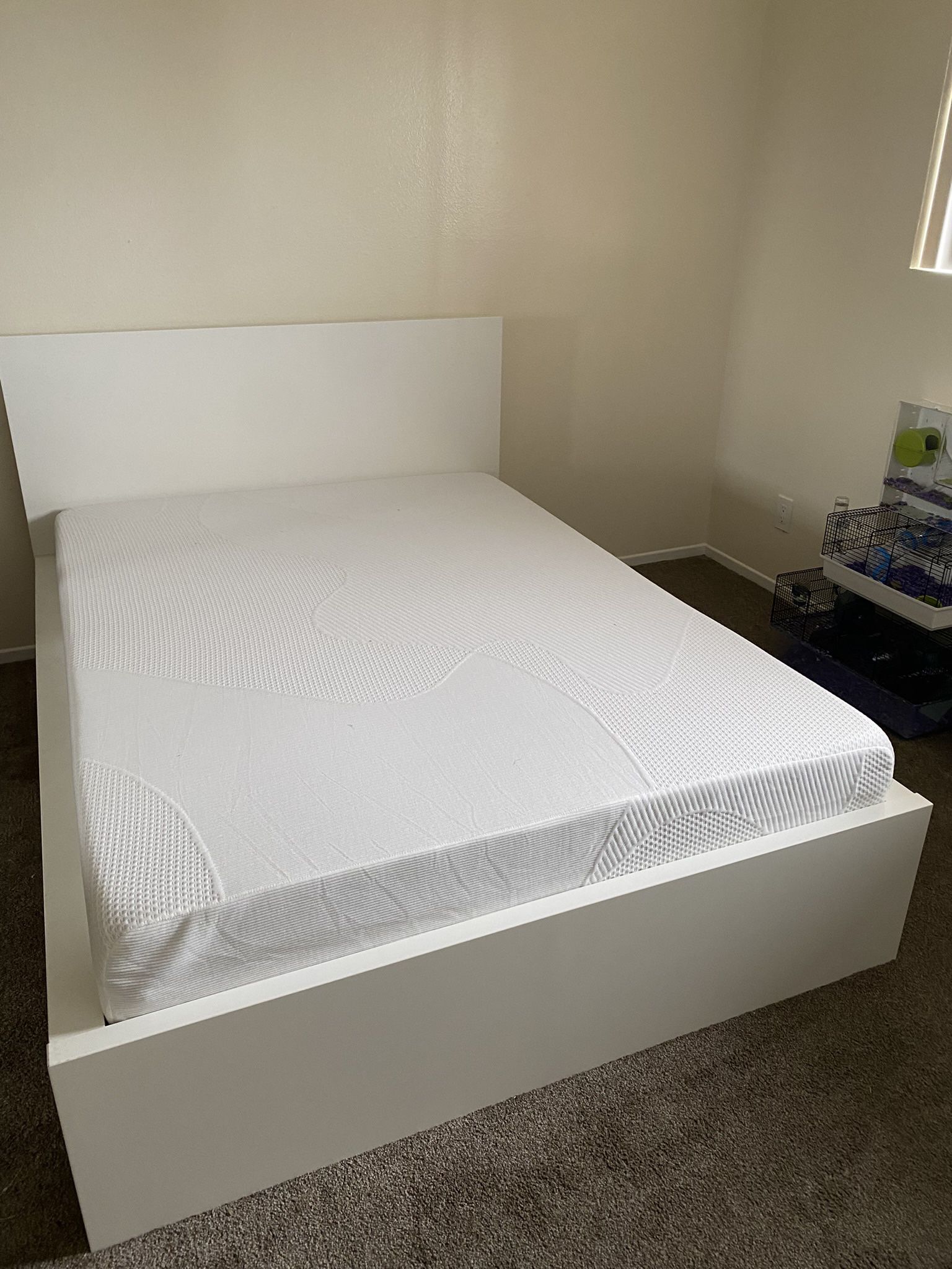 Full Size Bed Frame & Mattress 