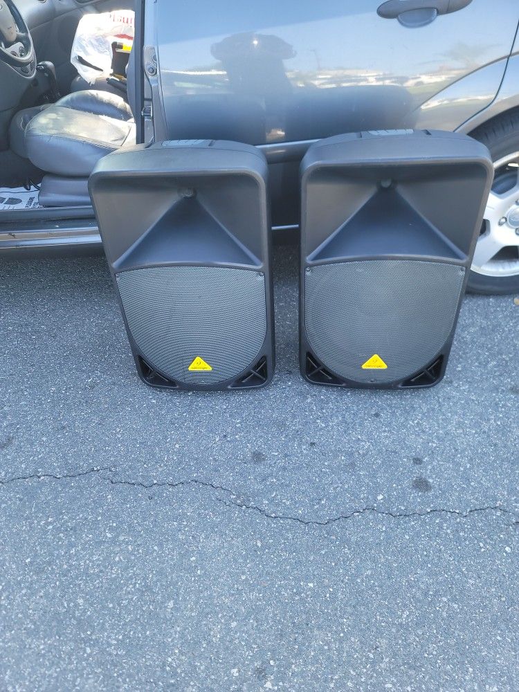 Speaker Beheringer B215 Strong Sound Buen Sonido