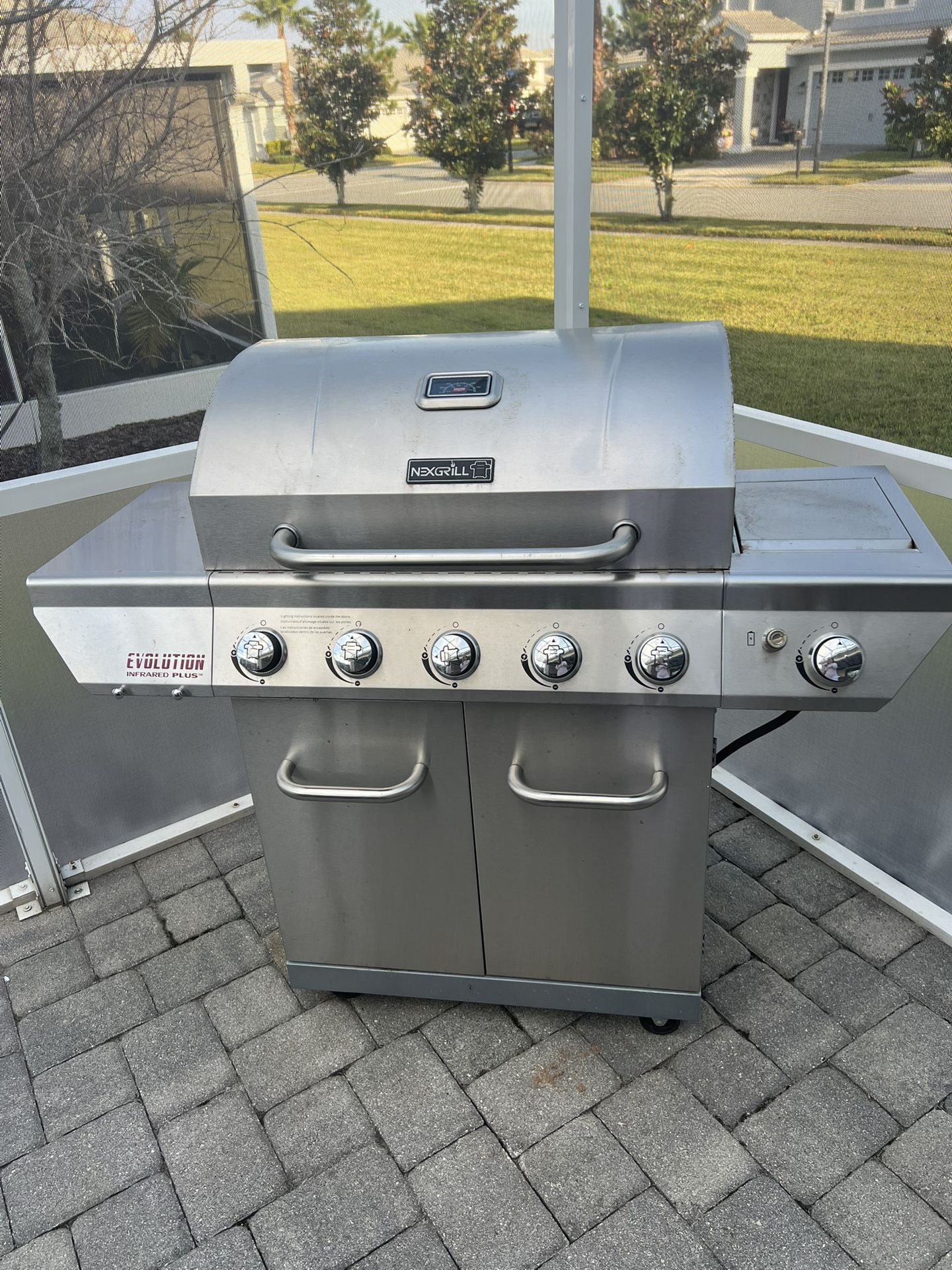 Nexgrill Evolution Infrared Gas Grill