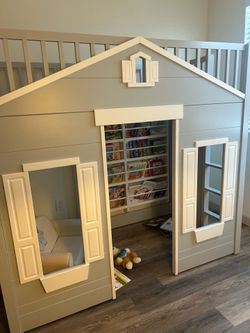 Playhouse loft bed