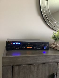 * RSQ * MULTIFORMAT KARAOKE PLAYER IN MINT BRAND NEW CONDITION . MUST SEE TO FULLY APPRECIATE .